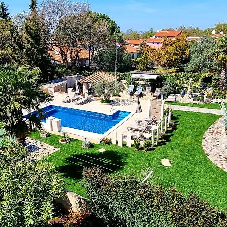 Apartment Villa Engel With Pool بوريتش المظهر الخارجي الصورة