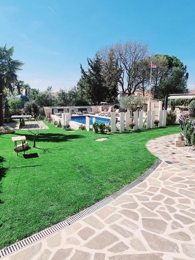 Apartment Villa Engel With Pool بوريتش المظهر الخارجي الصورة