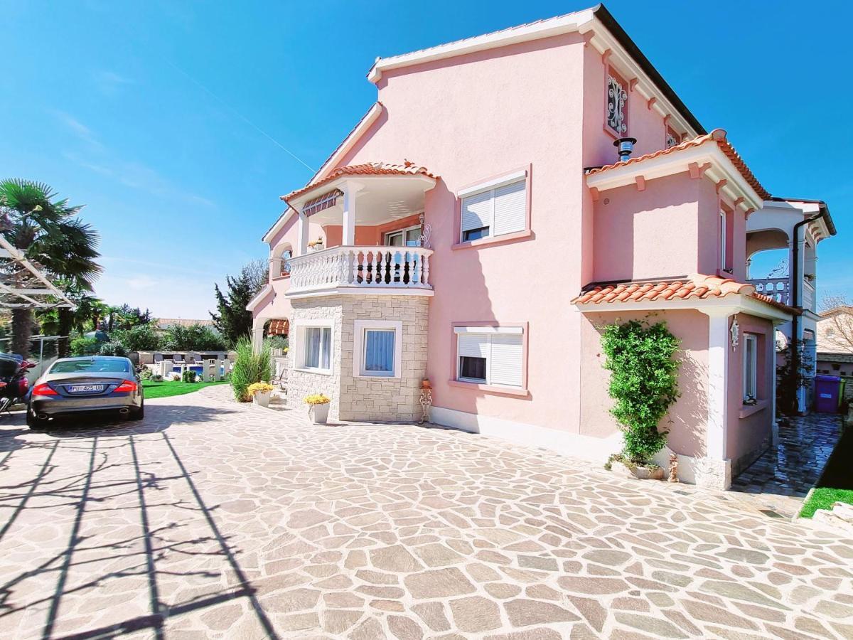 Apartment Villa Engel With Pool بوريتش المظهر الخارجي الصورة