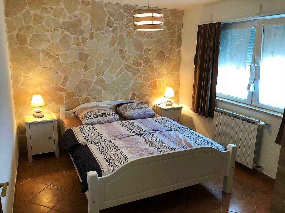 Apartment Villa Engel With Pool بوريتش المظهر الخارجي الصورة